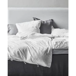 ByNORD Erika Bio Bettwäsche-Set Aus Perkal - 135x200 / 80x80 Cm - Snow White Coal 9 ByNORD Erika Bio Bettwäsche-Set Aus Perkal - 135x200 / 80x80 Cm - Snow White Coal -Moooi Shop unnamed file 1176