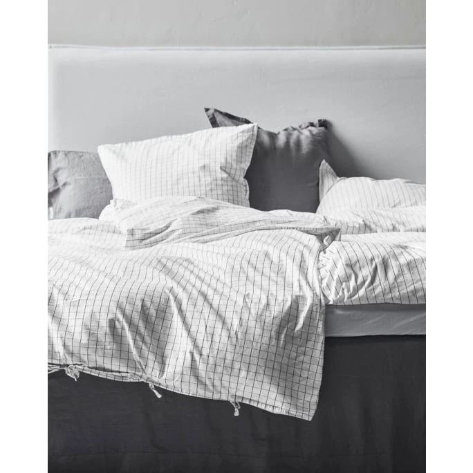 ByNORD Erika Bio Bettwäsche-Set Aus Perkal - 135x200 / 80x80 Cm - Snow White Coal 5 ByNORD Erika Bio Bettwäsche-Set Aus Perkal - 135x200 / 80x80 Cm - Snow White Coal – Bild 3