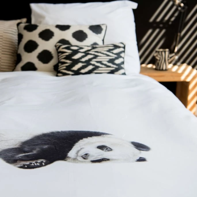 SNURK Lazy Panda Bettwäsche-Set - 135x200 / 80x80 Cm - Black/white 4 SNURK Lazy Panda Bettwäsche-Set - 135x200 / 80x80 Cm - Black/white – Bild 2