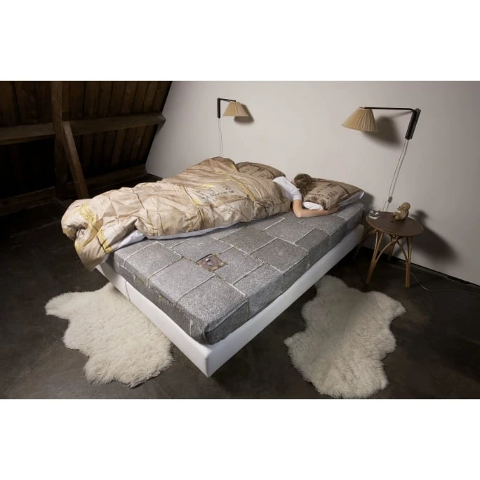 SNURK Le Clochard Bettwäsche-Set - 135x200 / 80x80 Cm - Braun Mit Motiv 4 SNURK Le Clochard Bettwäsche-Set - 135x200 / 80x80 Cm - Braun Mit Motiv – Bild 2