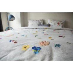 SNURK Knitted Flower Bettwäsche-Set - 155x220 / 80x80 Cm - Bunte Blumen 10 SNURK Knitted Flower Bettwäsche-Set - 155x220 / 80x80 Cm - Bunte Blumen -Moooi Shop unnamed file 1345
