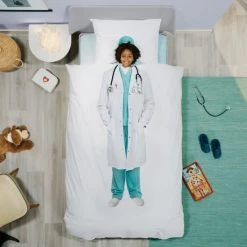 SNURK Doctor Bettwäsche-Set - 135x200 / 80x80 Cm - Weiß 9 SNURK Doctor Bettwäsche-Set - 135x200 / 80x80 Cm - Weiß -Moooi Shop unnamed file 1437