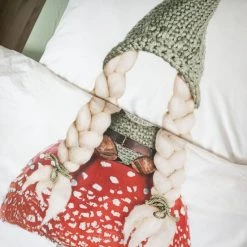 SNURK Gnome Homegirl Bettwäsche-Set - 135x200 / 80x80 Cm - White 8 SNURK Gnome Homegirl Bettwäsche-Set - 135x200 / 80x80 Cm - White -Moooi Shop unnamed file 1656