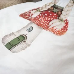 SNURK Gnome Homegirl Bettwäsche-Set - 135x200 / 80x80 Cm - White 9 SNURK Gnome Homegirl Bettwäsche-Set - 135x200 / 80x80 Cm - White -Moooi Shop unnamed file 1657