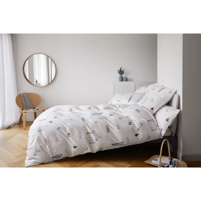 Elegante Winterzauber Bettwäsche-Set Aus Mako-Satin - 135x200 / 40x80 Cm - Purpurrot 4 Elegante Winterzauber Bettwäsche-Set Aus Mako-Satin - 135x200 / 40x80 Cm - Purpurrot – Bild 2