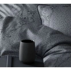 Elegante Panthera Bettwäsche-Set Aus Mako-Satin - 135x200 / 40x80 Cm - Stein 7 Elegante Panthera Bettwäsche-Set Aus Mako-Satin - 135x200 / 40x80 Cm - Stein -Moooi Shop unnamed file 1806