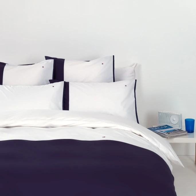 Tommy Hilfiger COLOUR BLOCK Bettwäsche - 155x220 / 80x80 Cm - Navy 5 Tommy Hilfiger COLOUR BLOCK Bettwäsche - 155x220 / 80x80 Cm - Navy – Bild 3