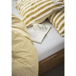 Marc O'Polo Mikkeli Bettwäsche-Set - 135x200 / 80x80 Cm - Sunrise Yellow 8 Marc O'Polo Mikkeli Bettwäsche-Set - 135x200 / 80x80 Cm - Sunrise Yellow -Moooi Shop unnamed file 518