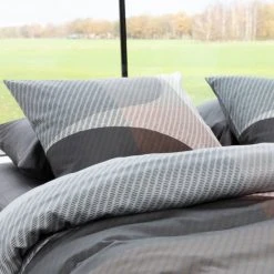 Damai Moore Bettwäsche-Set Aus Baumwoll-Satin - 155x220 / 80x80 Cm - Basalt 9 Damai Moore Bettwäsche-Set Aus Baumwoll-Satin - 155x220 / 80x80 Cm - Basalt -Moooi Shop unnamed file 600