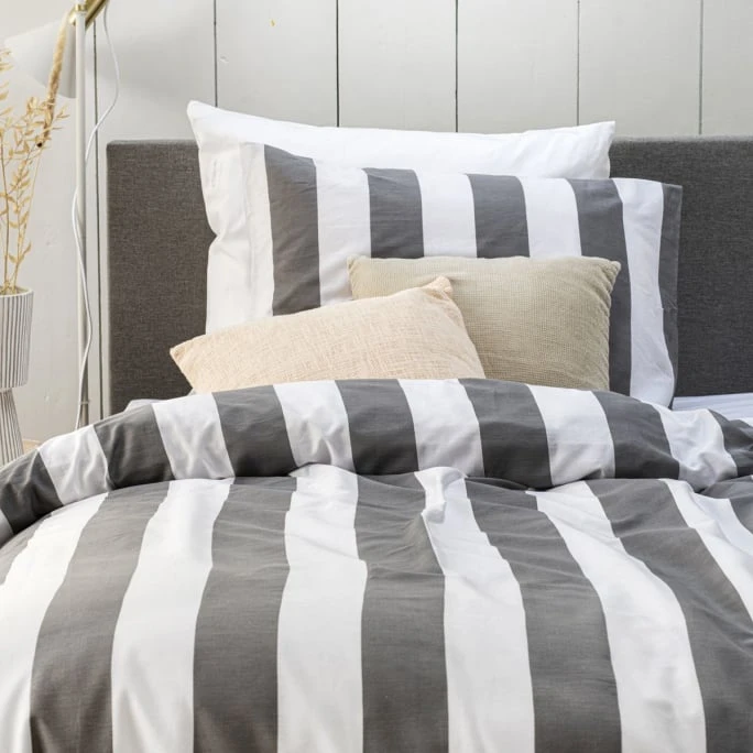 Cinderella Jacky Bettwäsche-Set Aus Renforcé-Baumwolle - 155x220 / 80x80 Cm - Anthracite 4 Cinderella Jacky Bettwäsche-Set Aus Renforcé-Baumwolle - 155x220 / 80x80 Cm - Anthracite – Bild 2